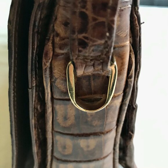 IRV Crocodile Vintage Leather Bag with Adjustable Strap - Picture 13 of 15